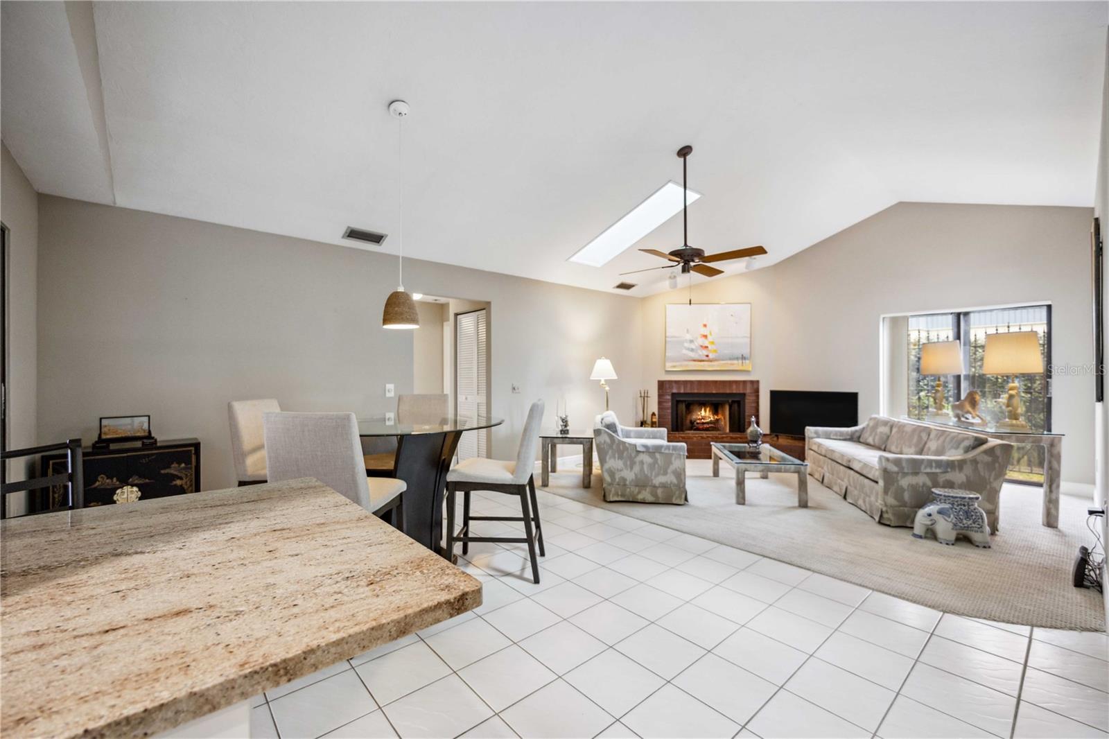 JACARANDA COUNTRY CLUB WEST VILLAGE - Residential