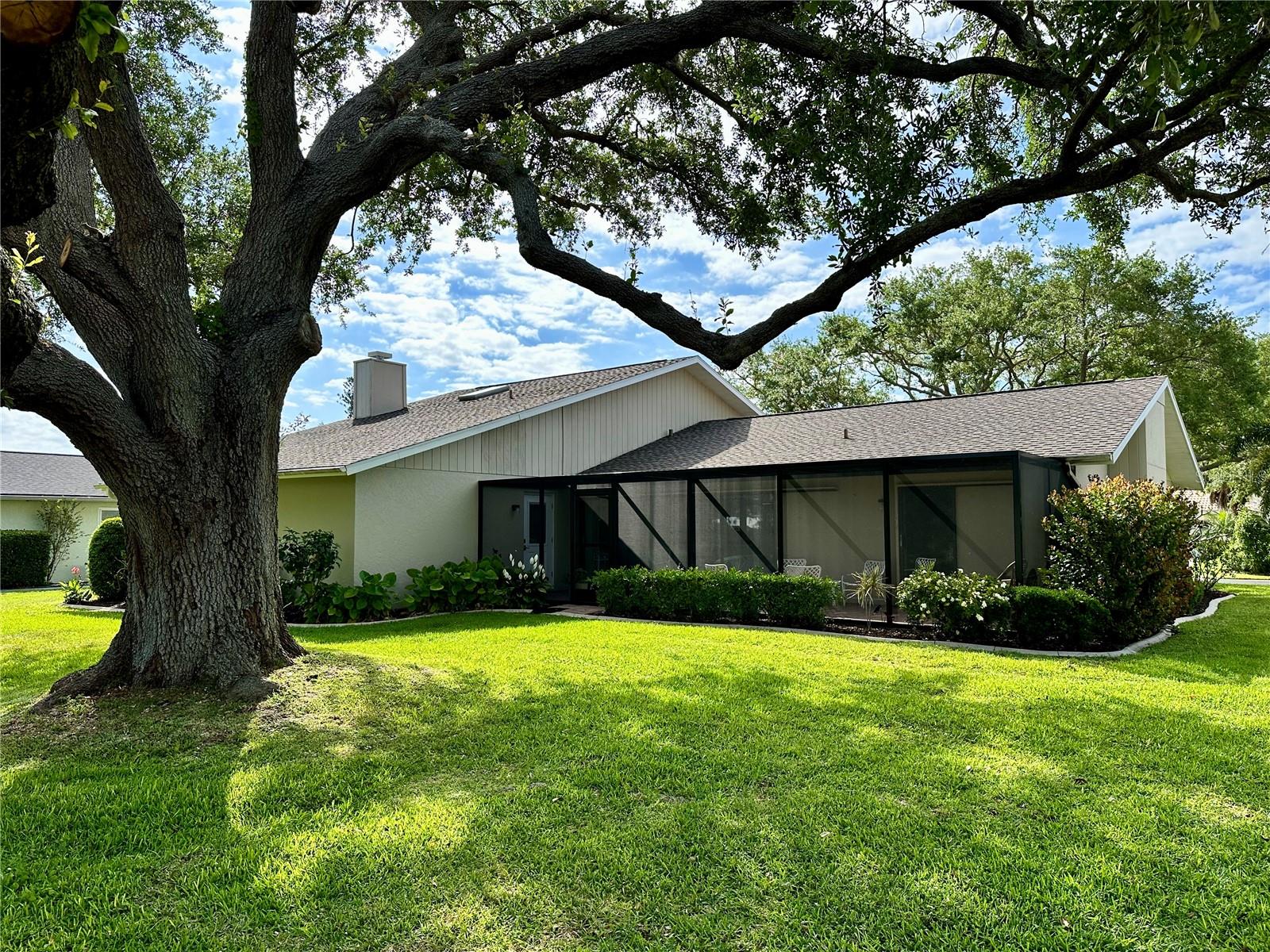 JACARANDA COUNTRY CLUB WEST VILLAGE - Residential