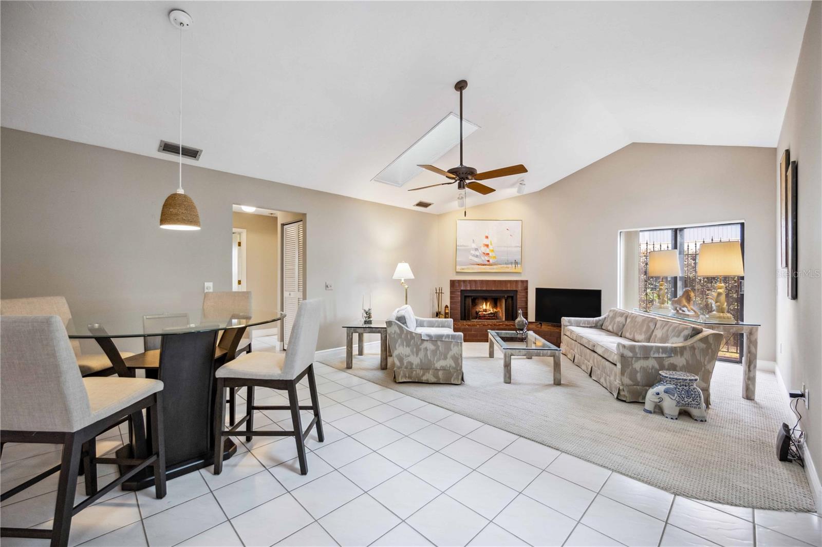 JACARANDA COUNTRY CLUB WEST VILLAGE - Residential