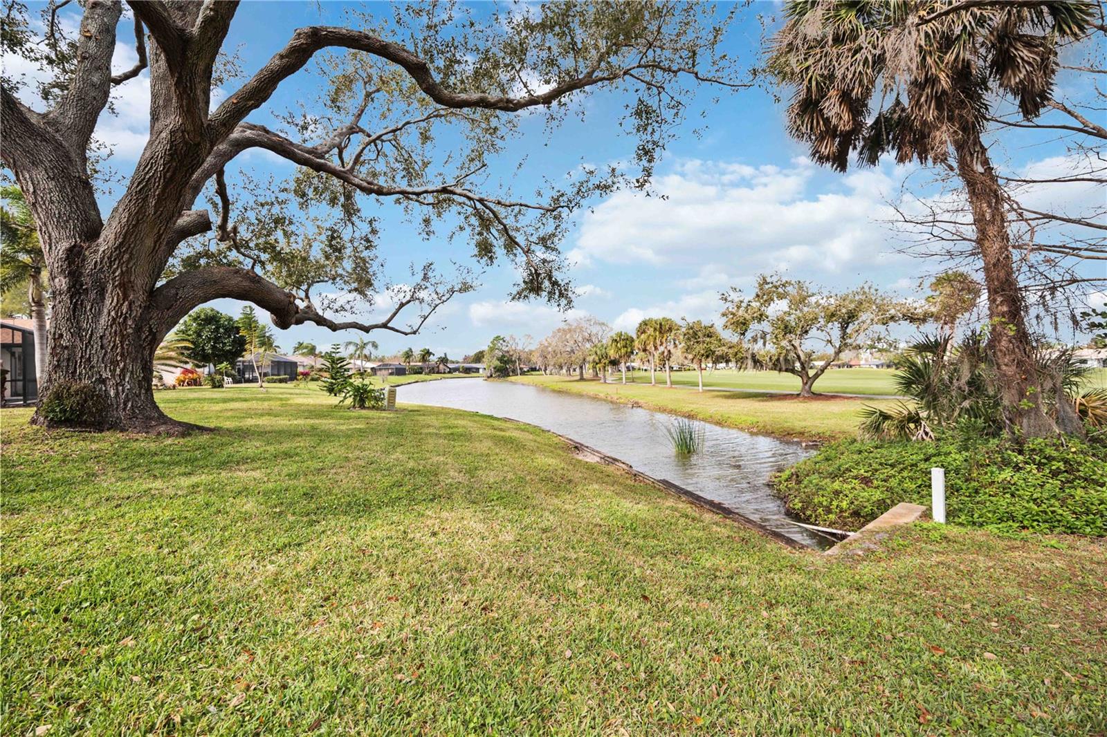 JACARANDA COUNTRY CLUB WEST VILLAGE - Residential