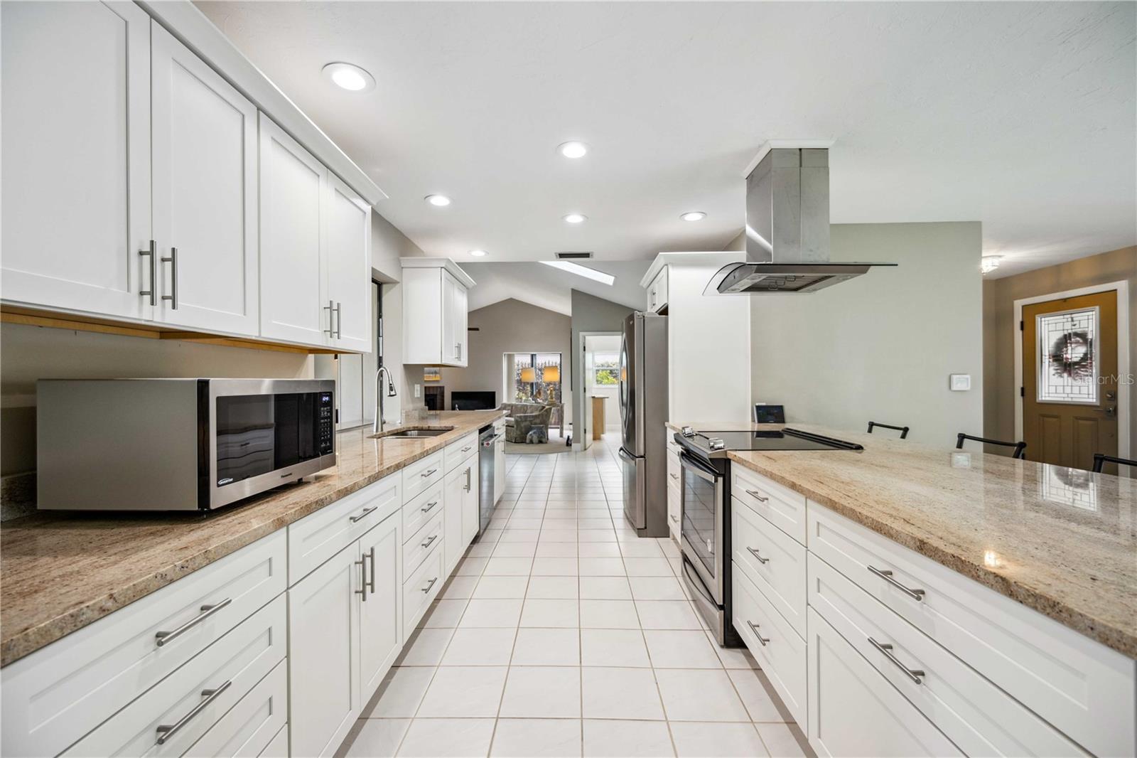 JACARANDA COUNTRY CLUB WEST VILLAGE - Residential