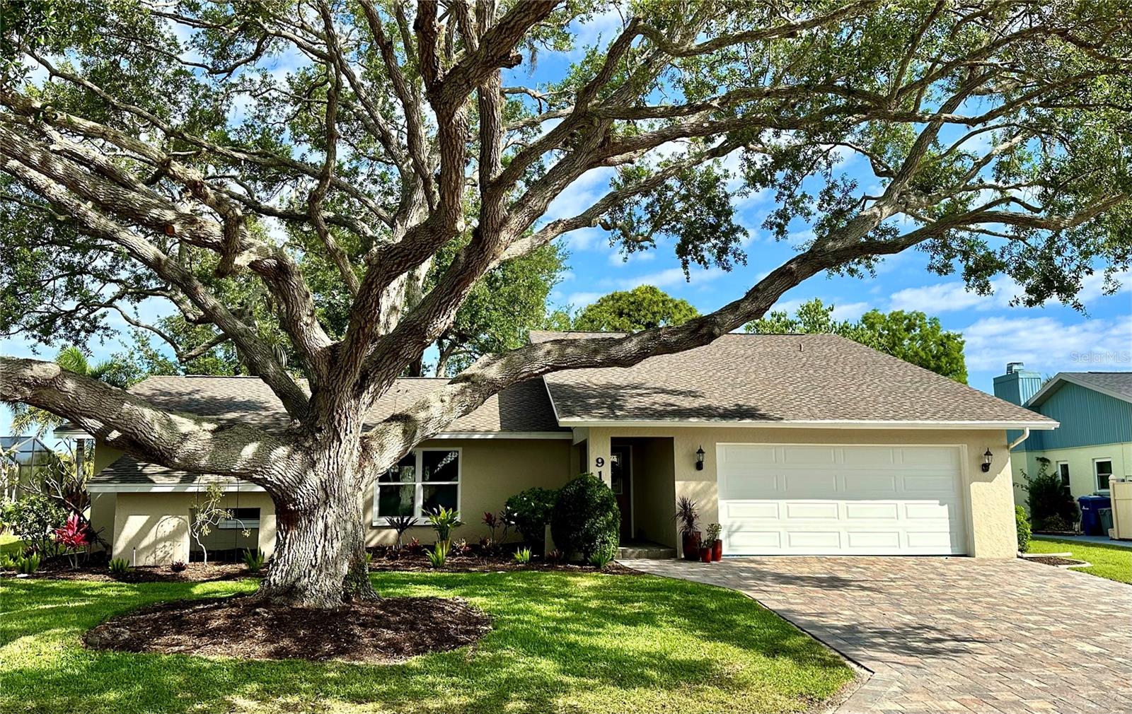 JACARANDA COUNTRY CLUB WEST VILLAGE - Residential