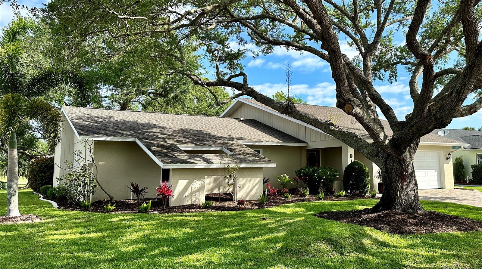 JACARANDA COUNTRY CLUB WEST VILLAGE - Residential