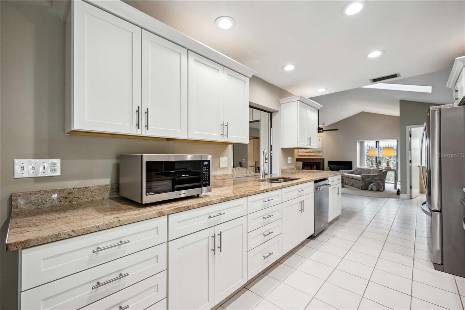 JACARANDA COUNTRY CLUB WEST VILLAGE - Residential