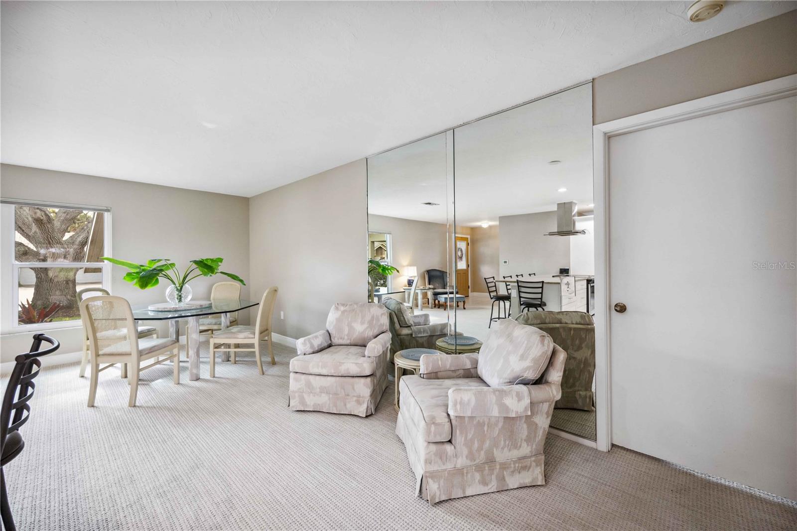 JACARANDA COUNTRY CLUB WEST VILLAGE - Residential