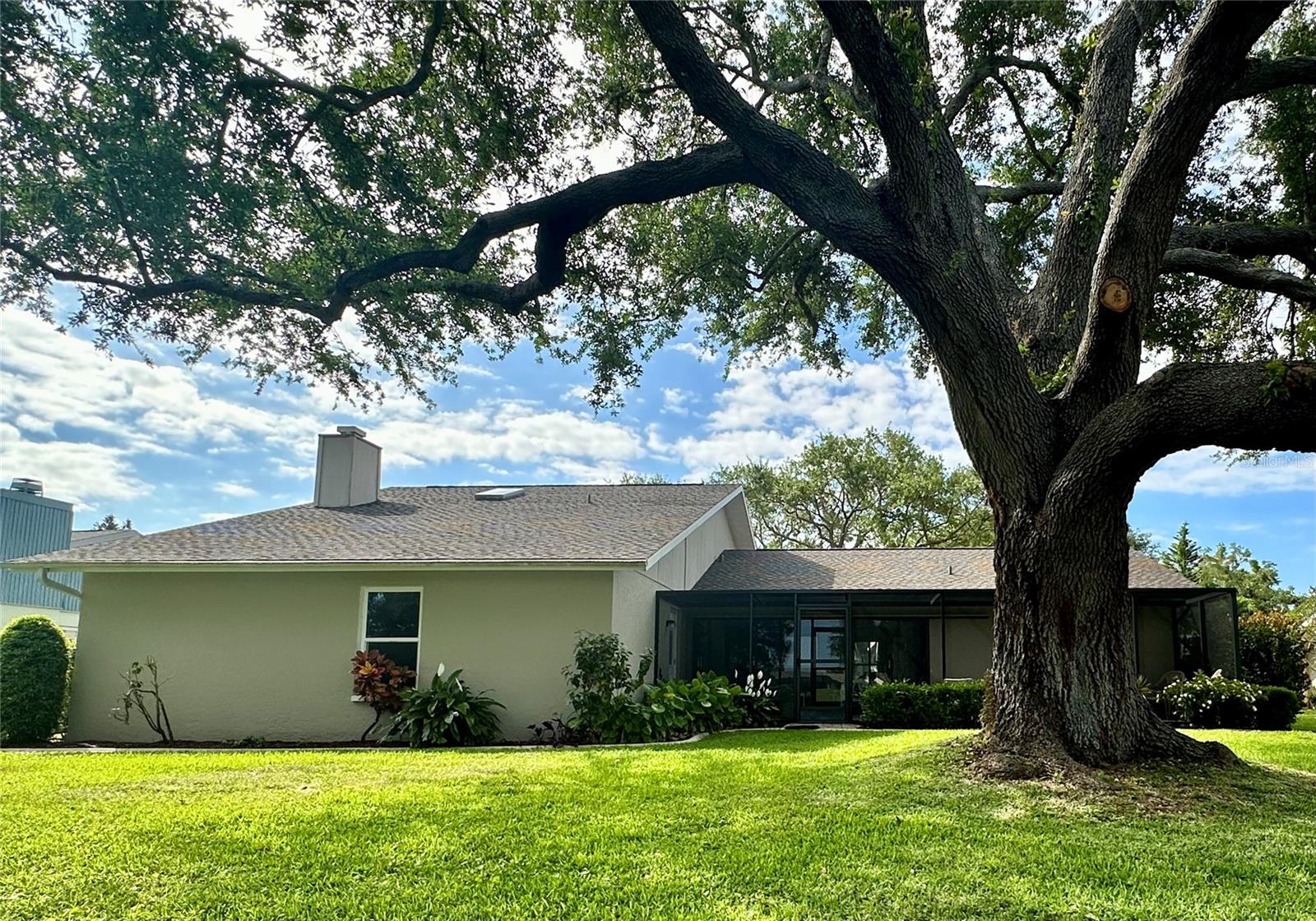 JACARANDA COUNTRY CLUB WEST VILLAGE - Residential