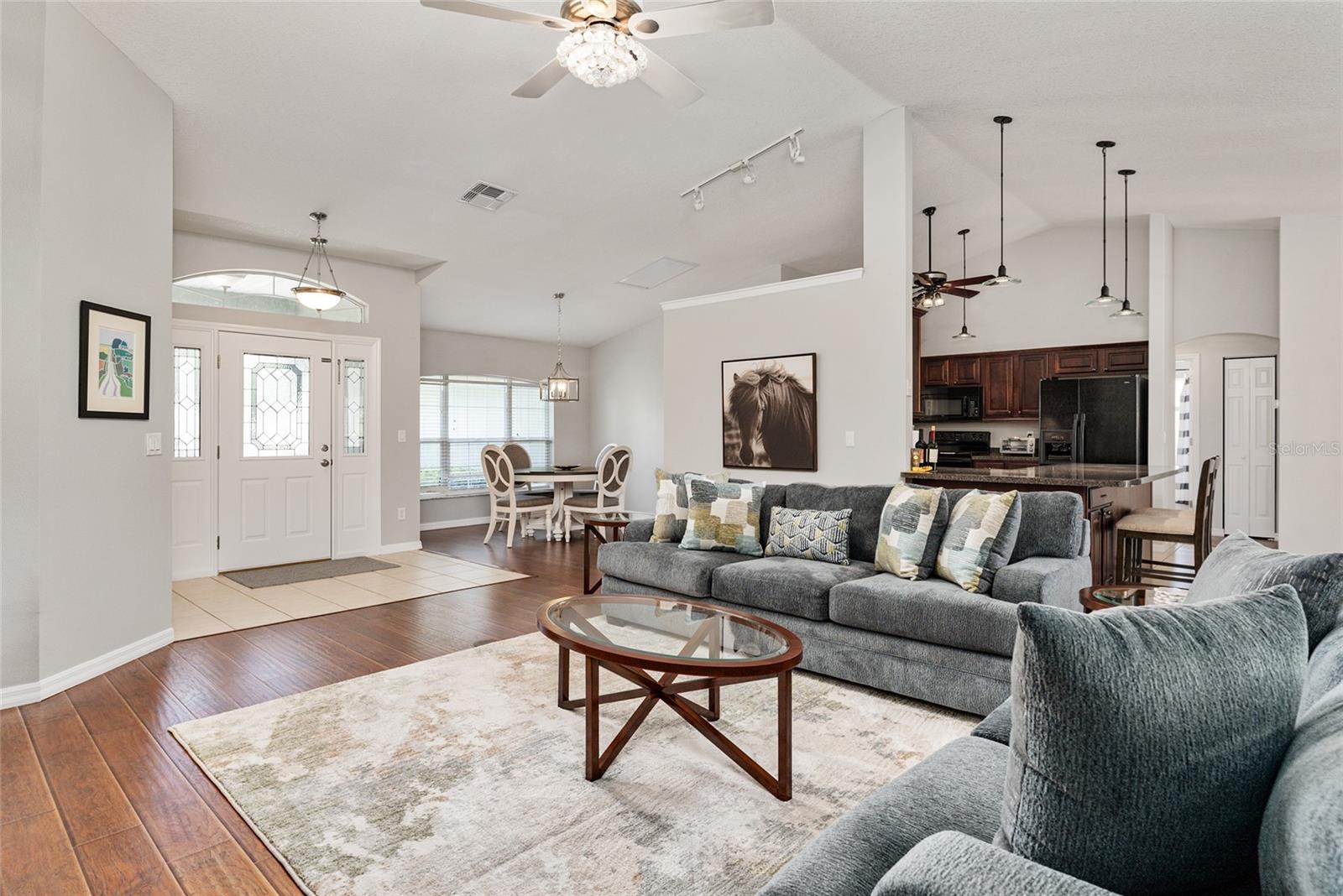 GOLDEN HILLS TURF & COUNTRY CLUB - Residential Lease