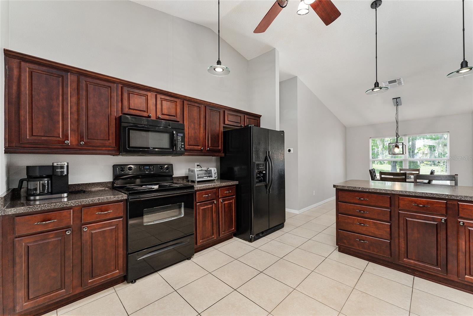 GOLDEN HILLS TURF & COUNTRY CLUB - Residential Lease