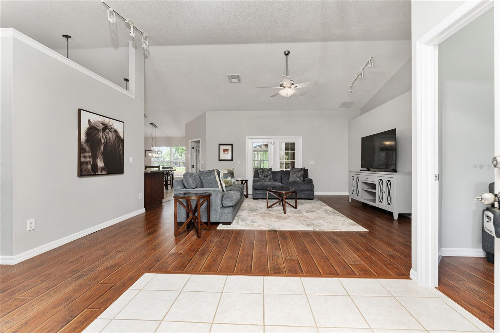 GOLDEN HILLS TURF & COUNTRY CLUB - Residential Lease