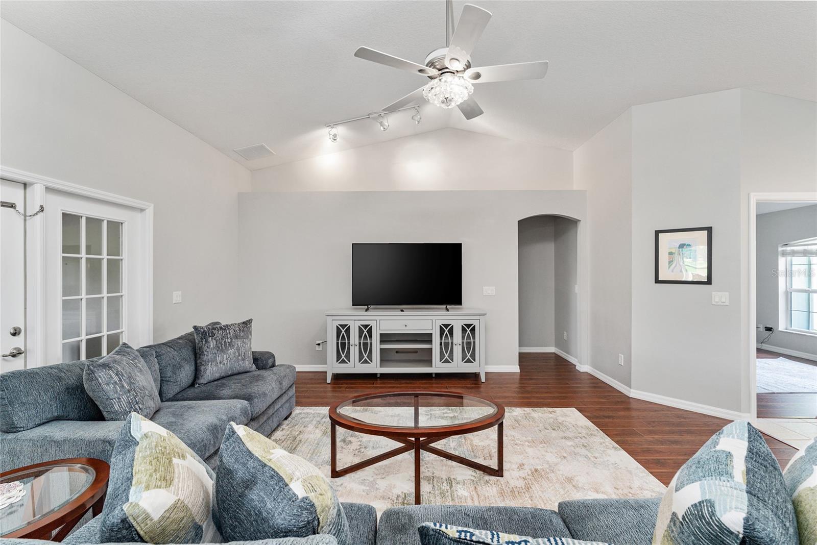 GOLDEN HILLS TURF & COUNTRY CLUB - Residential Lease