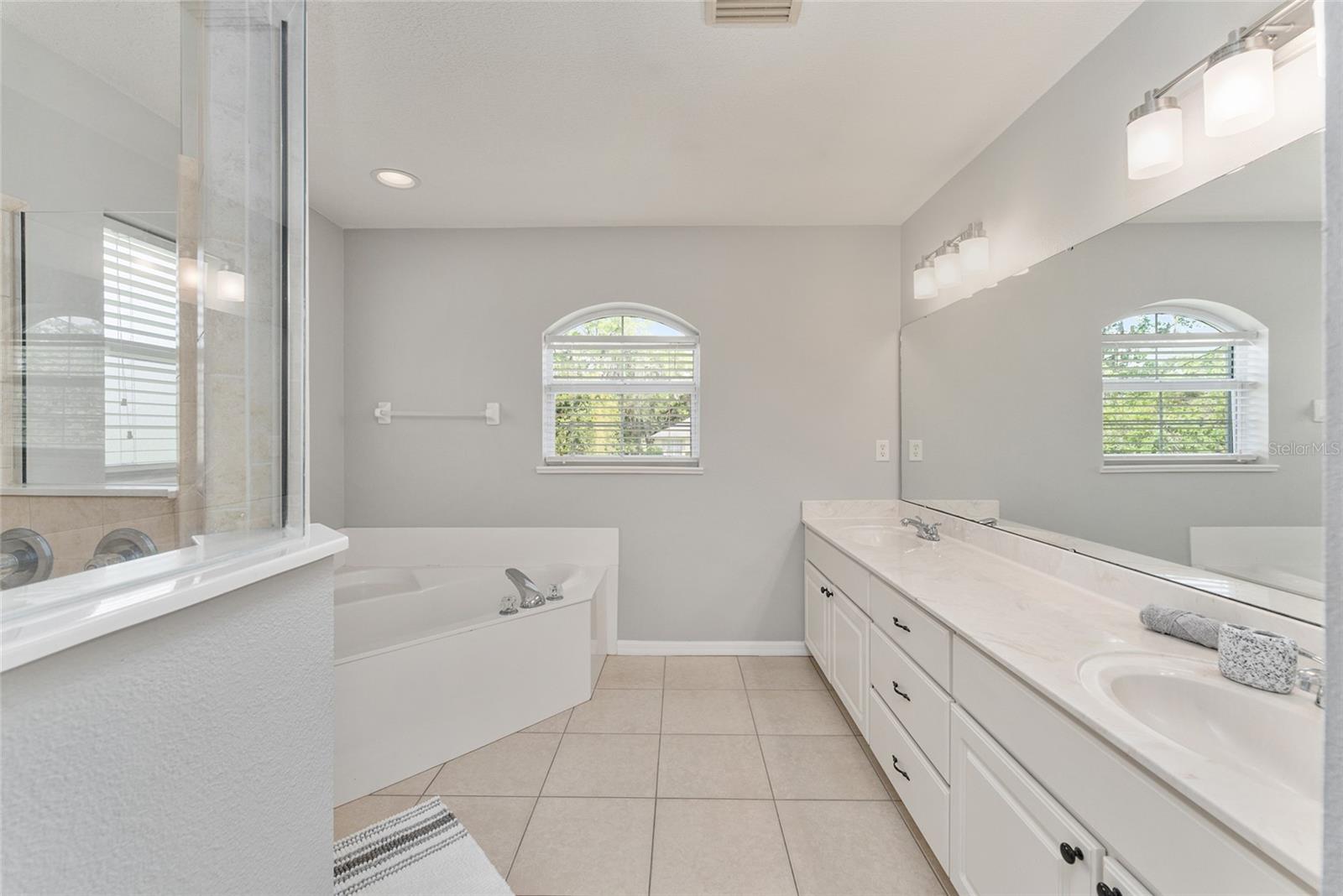 GOLDEN HILLS TURF & COUNTRY CLUB - Residential Lease