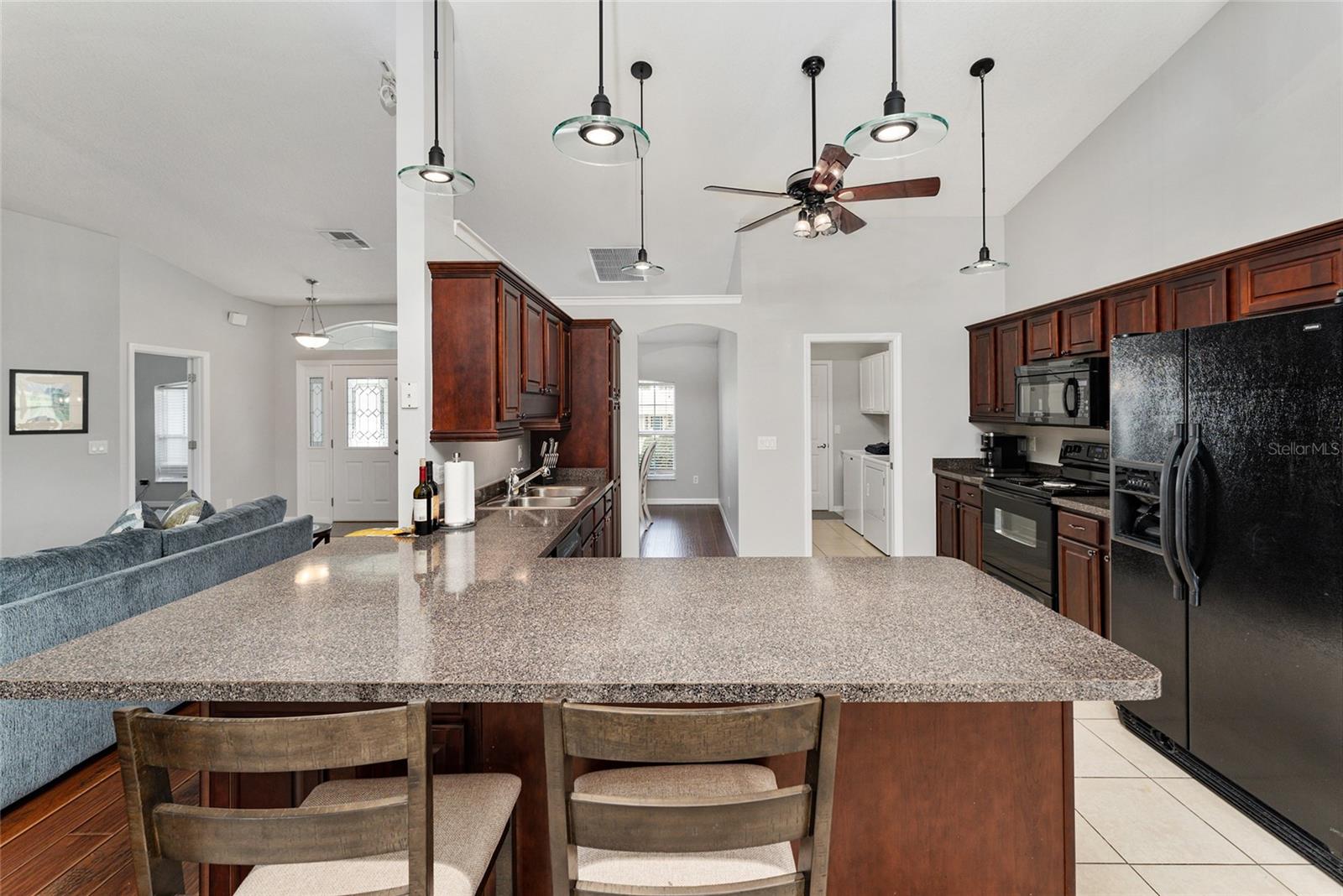 GOLDEN HILLS TURF & COUNTRY CLUB - Residential Lease