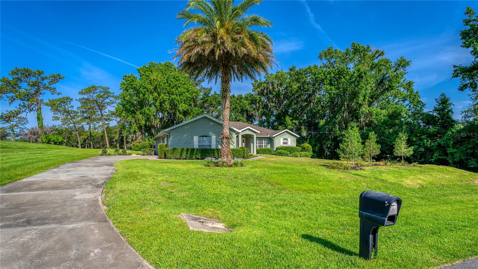 GOLDEN HILLS TURF & COUNTRY CLUB - Residential Lease