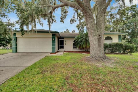 A home in LAKELAND