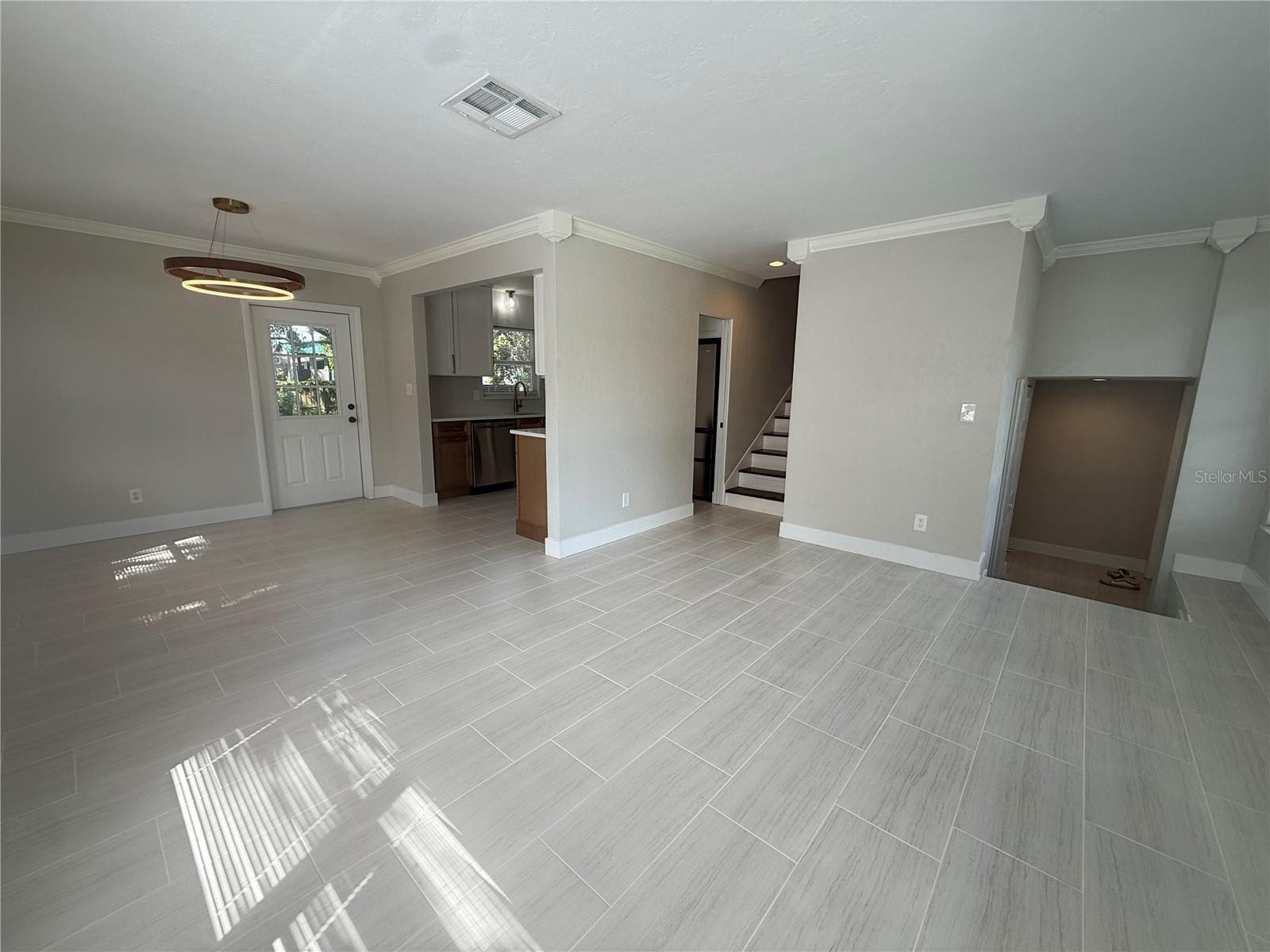 3135 ALTA VISTA STREET