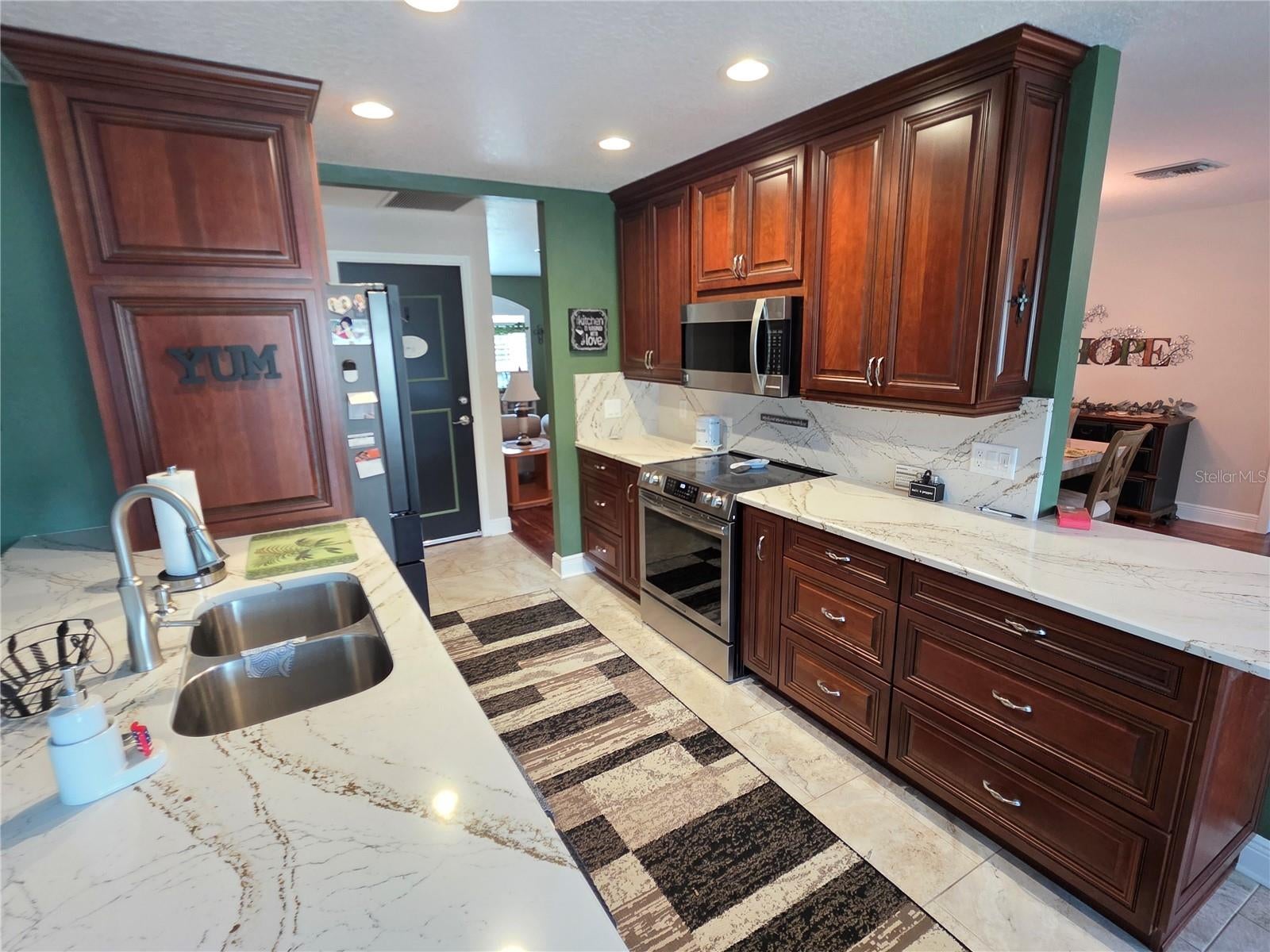 1416 PINEWOOD HILLS COURT