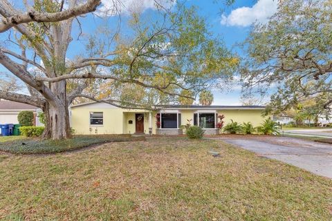Photo of 201 S Sherrill Street, Tampa, FL 33609 (MLS # TB8479172)