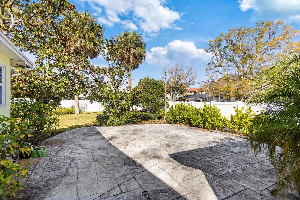 HESPERIDES MANOR - Land