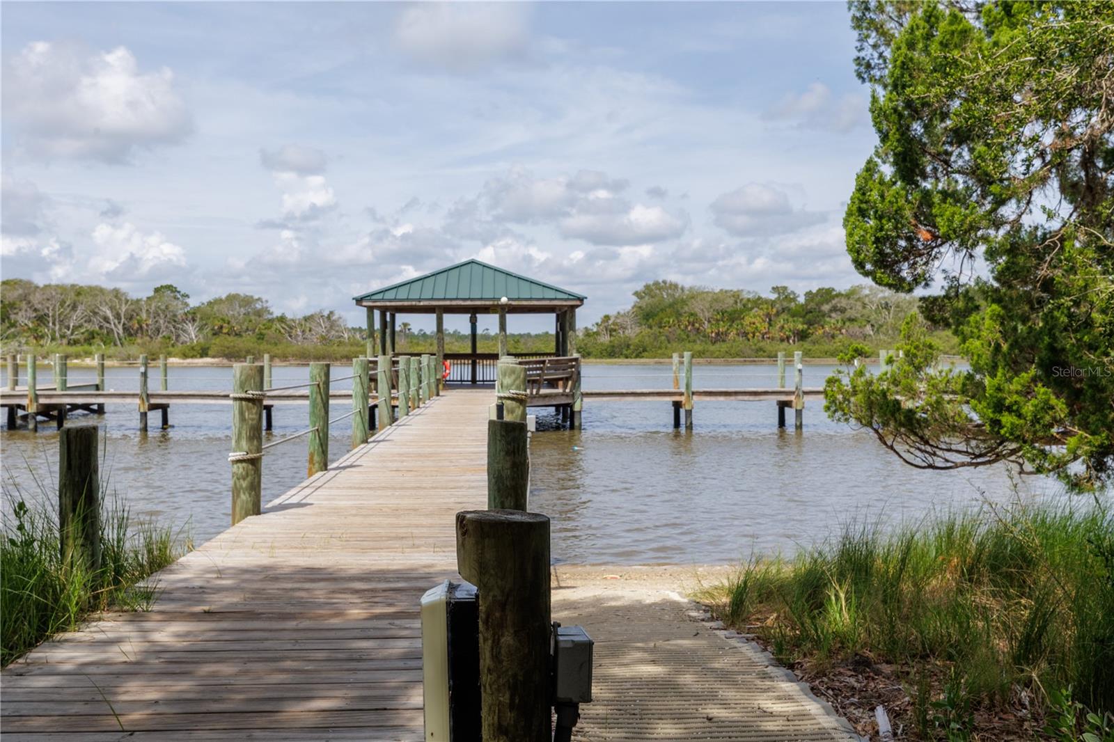 LAKESIDE/MATANZAS SHORES - Residential