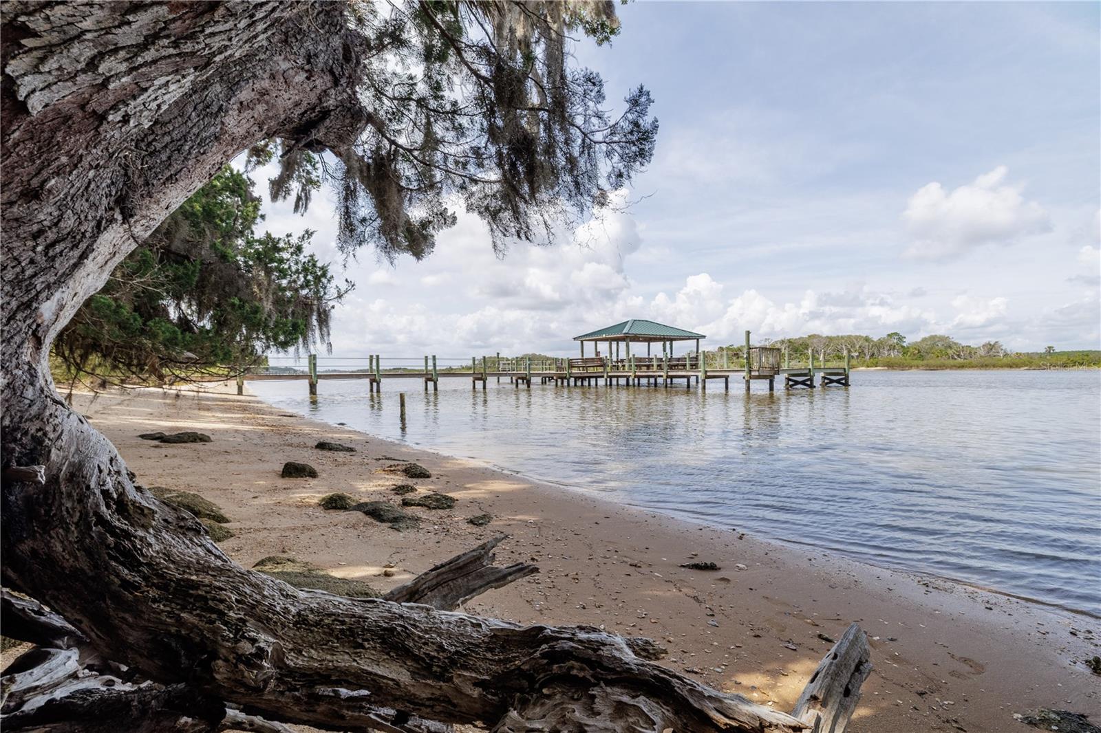 LAKESIDE/MATANZAS SHORES - Residential