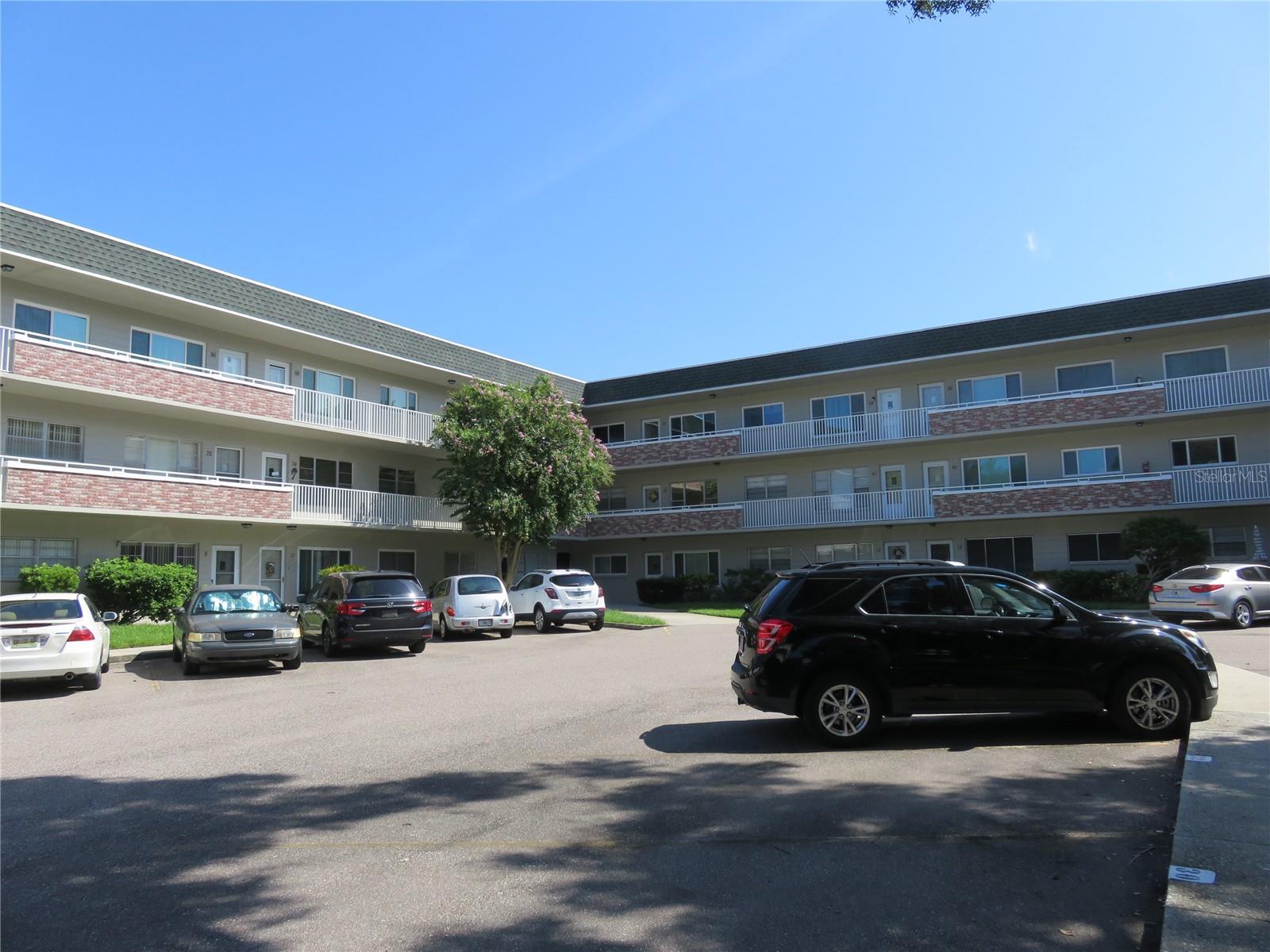 View CLEARWATER, FL 33763 condo