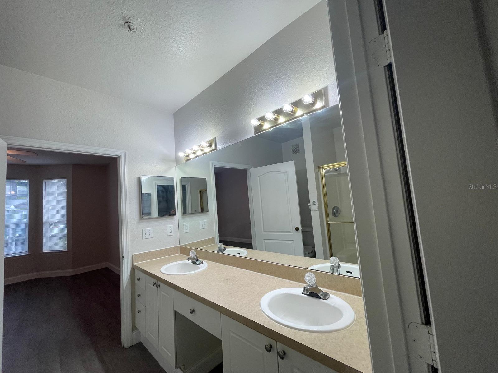 GRAND RESERVE/KIRKMAN PARKE CO - Residential Lease