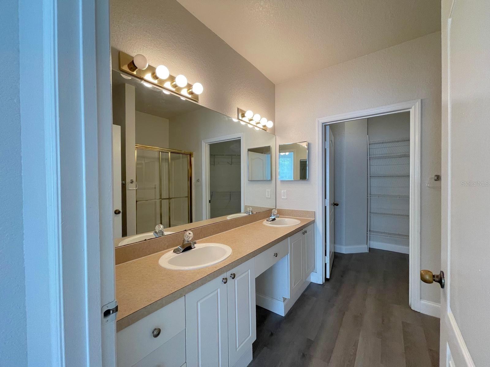 GRAND RESERVE/KIRKMAN PARKE CO - Residential Lease