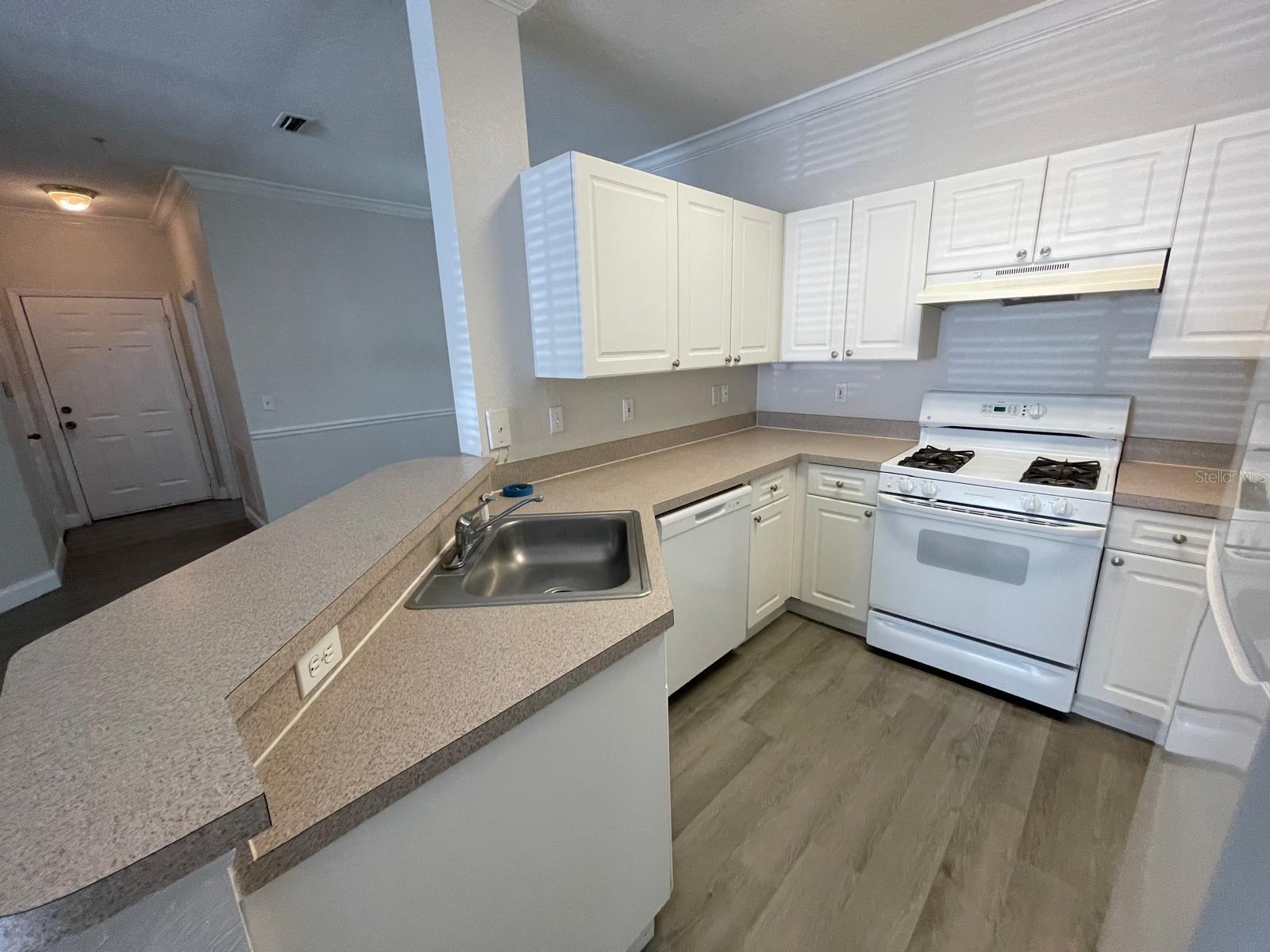 GRAND RESERVE/KIRKMAN PARKE CO - Residential Lease