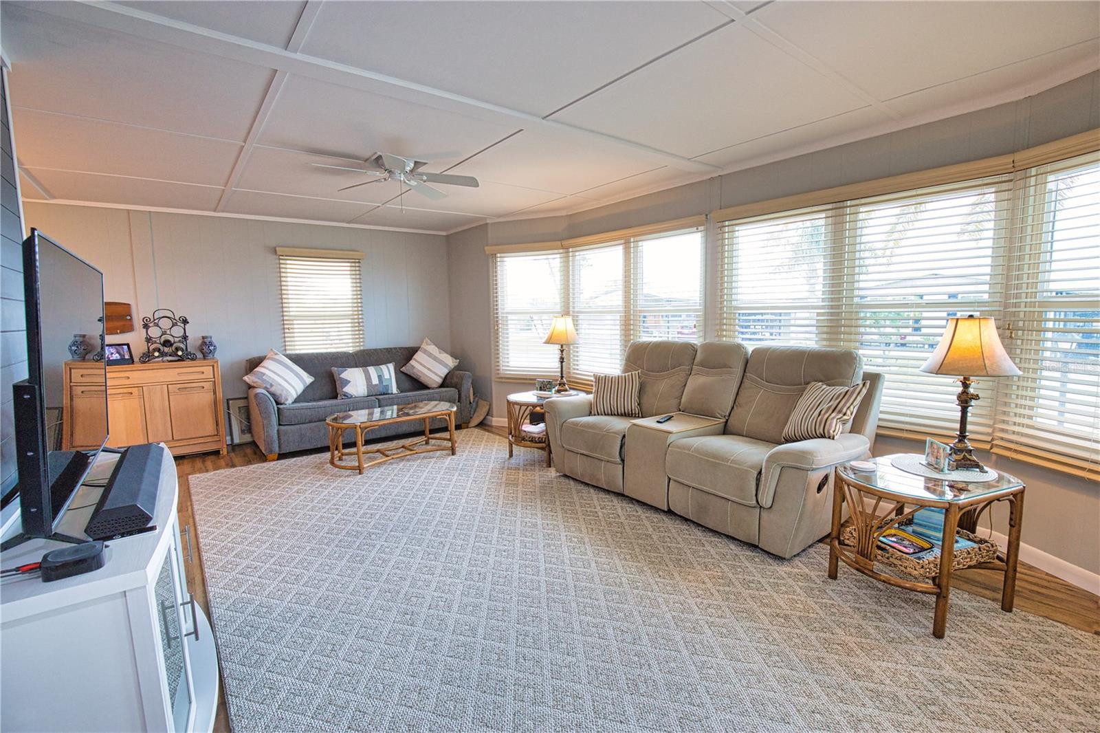 LA CASA MHP CO-OP - Residential