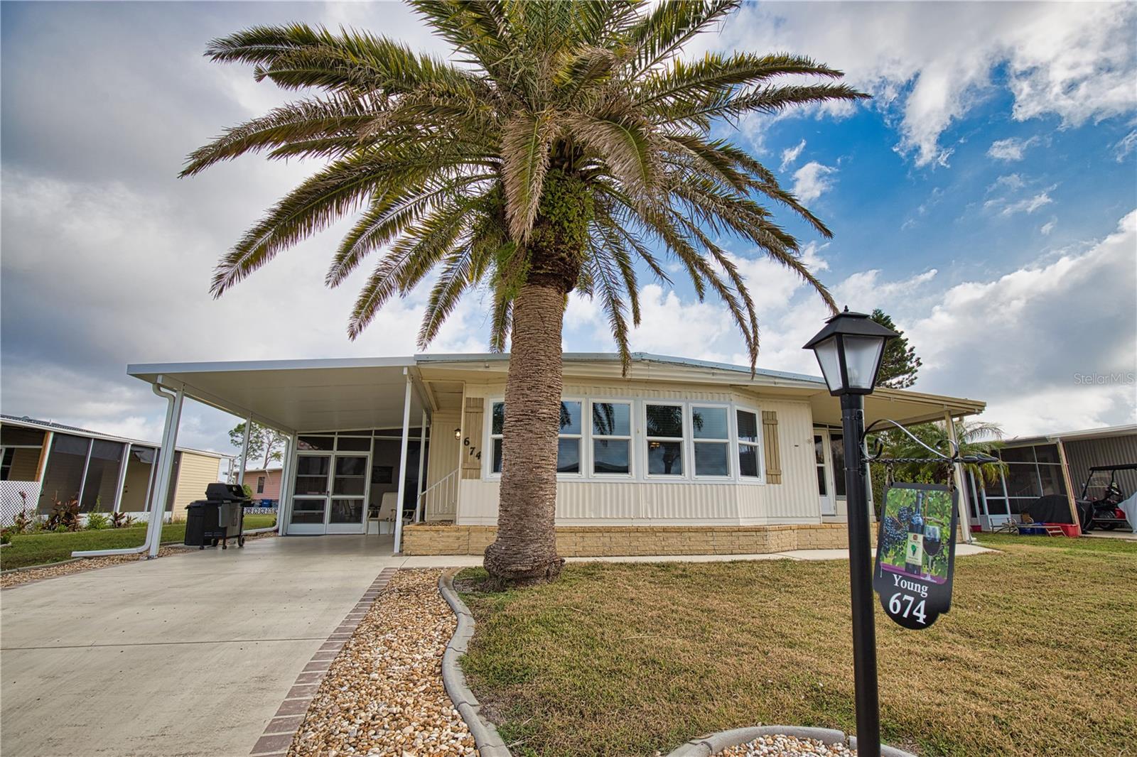 LA CASA MHP CO-OP - Residential