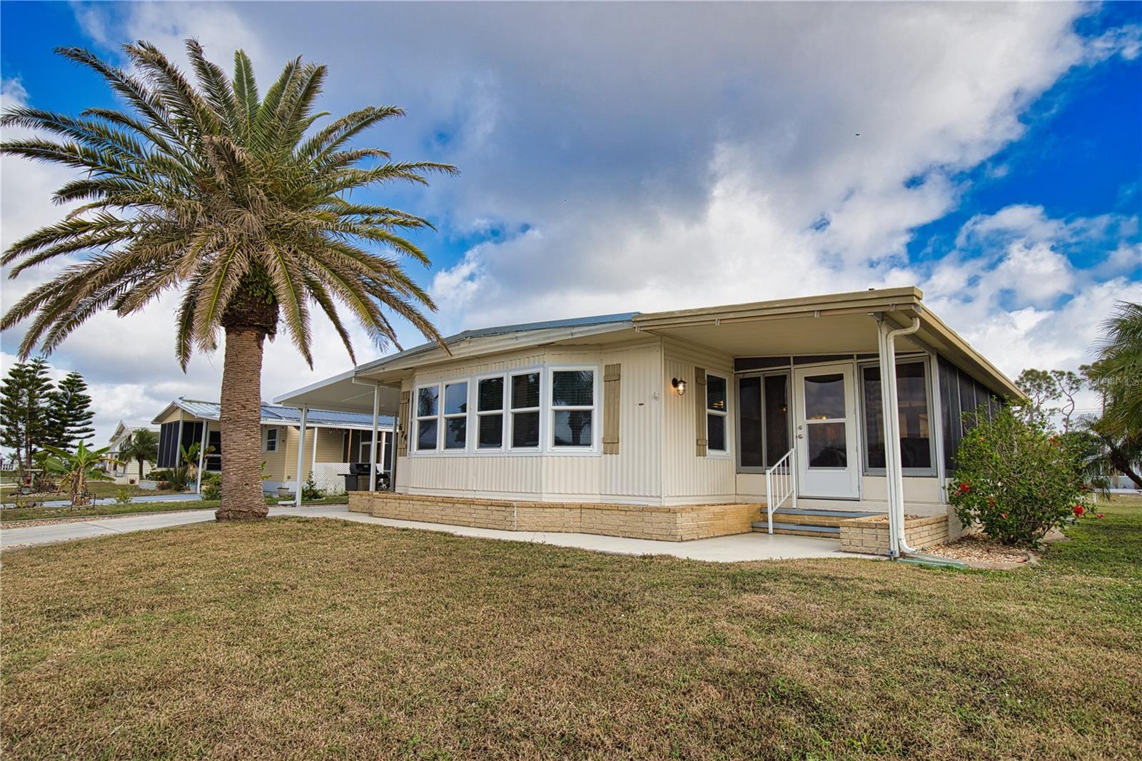 LA CASA MHP CO-OP - Residential