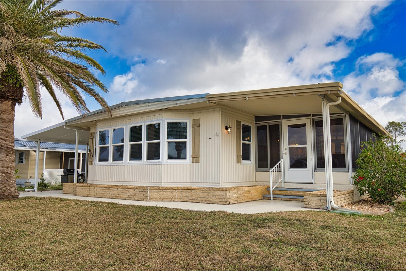 LA CASA MHP CO-OP - Residential