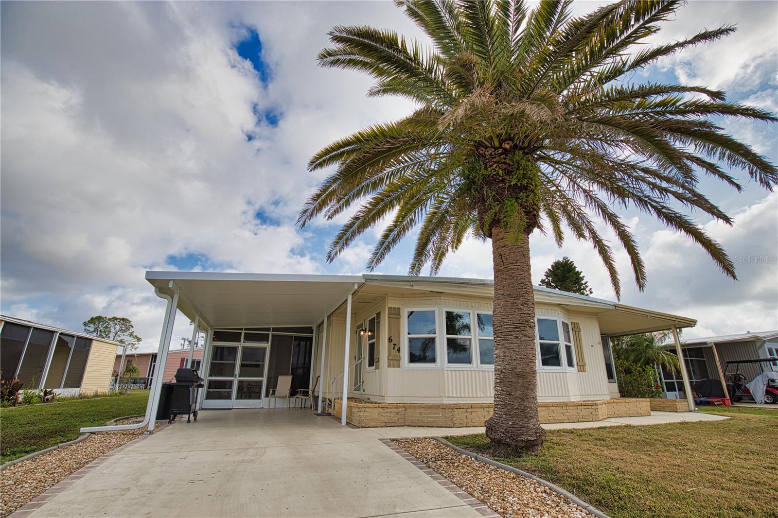 LA CASA MHP CO-OP - Residential