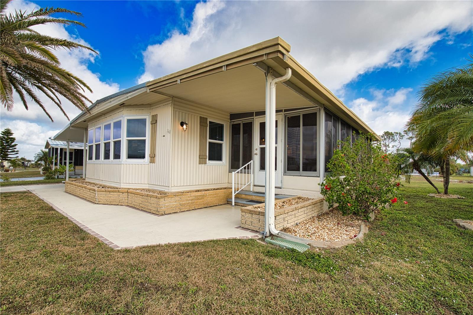 LA CASA MHP CO-OP - Residential