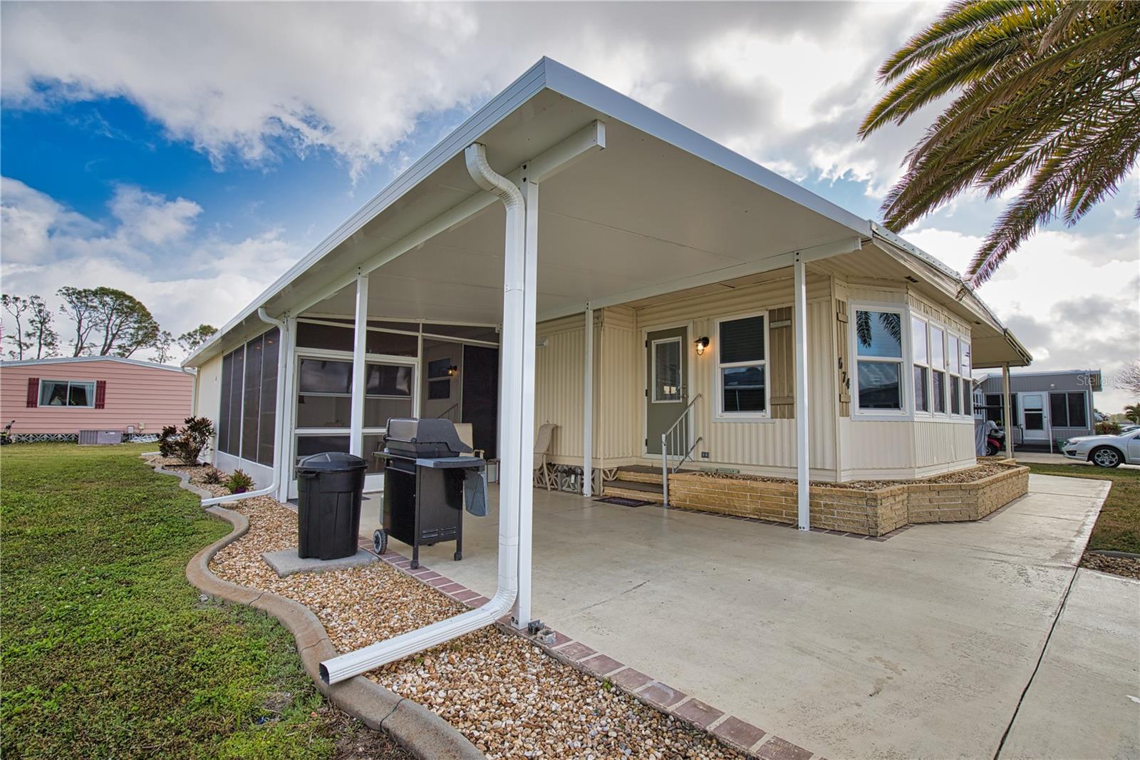 LA CASA MHP CO-OP - Residential