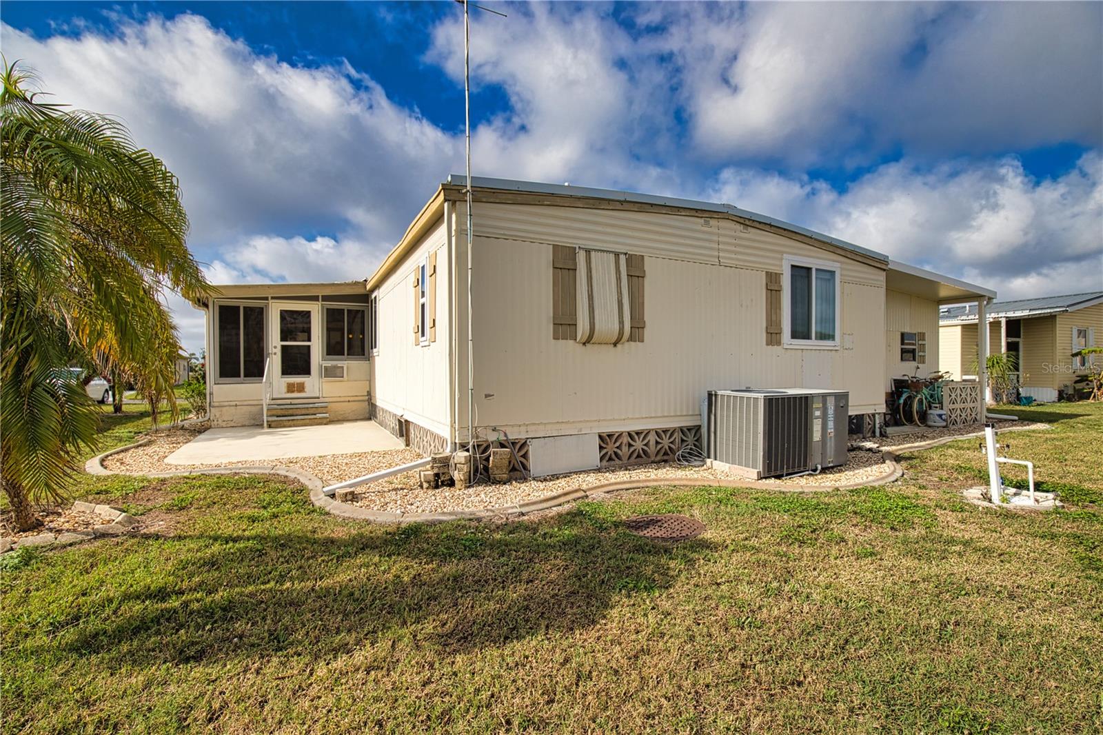 LA CASA MHP CO-OP - Residential