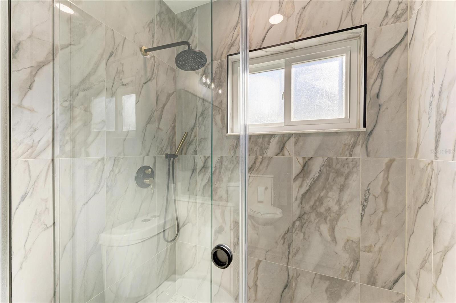 ON TOP OF THE WORLD - Residential