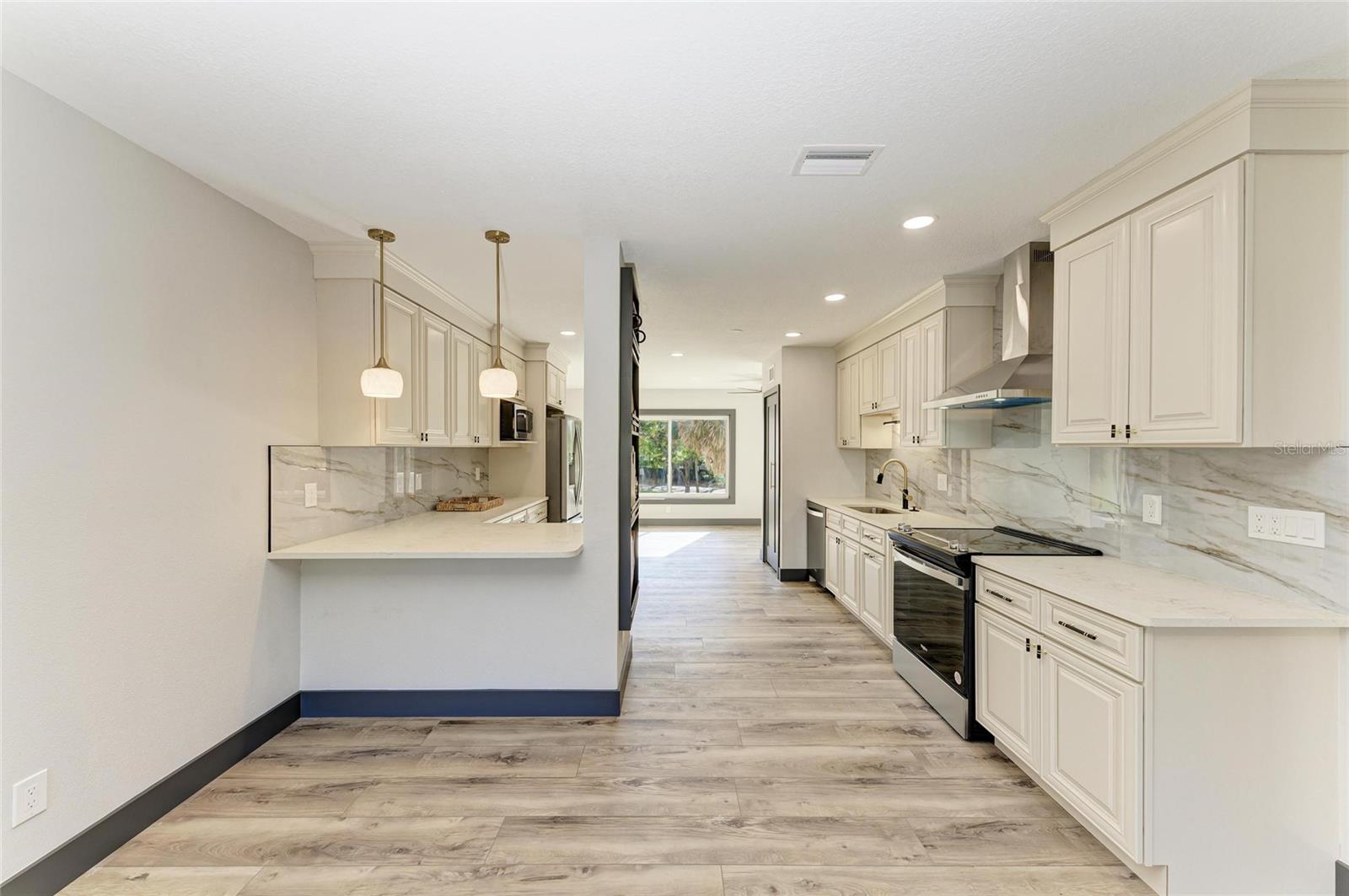 ON TOP OF THE WORLD - Residential