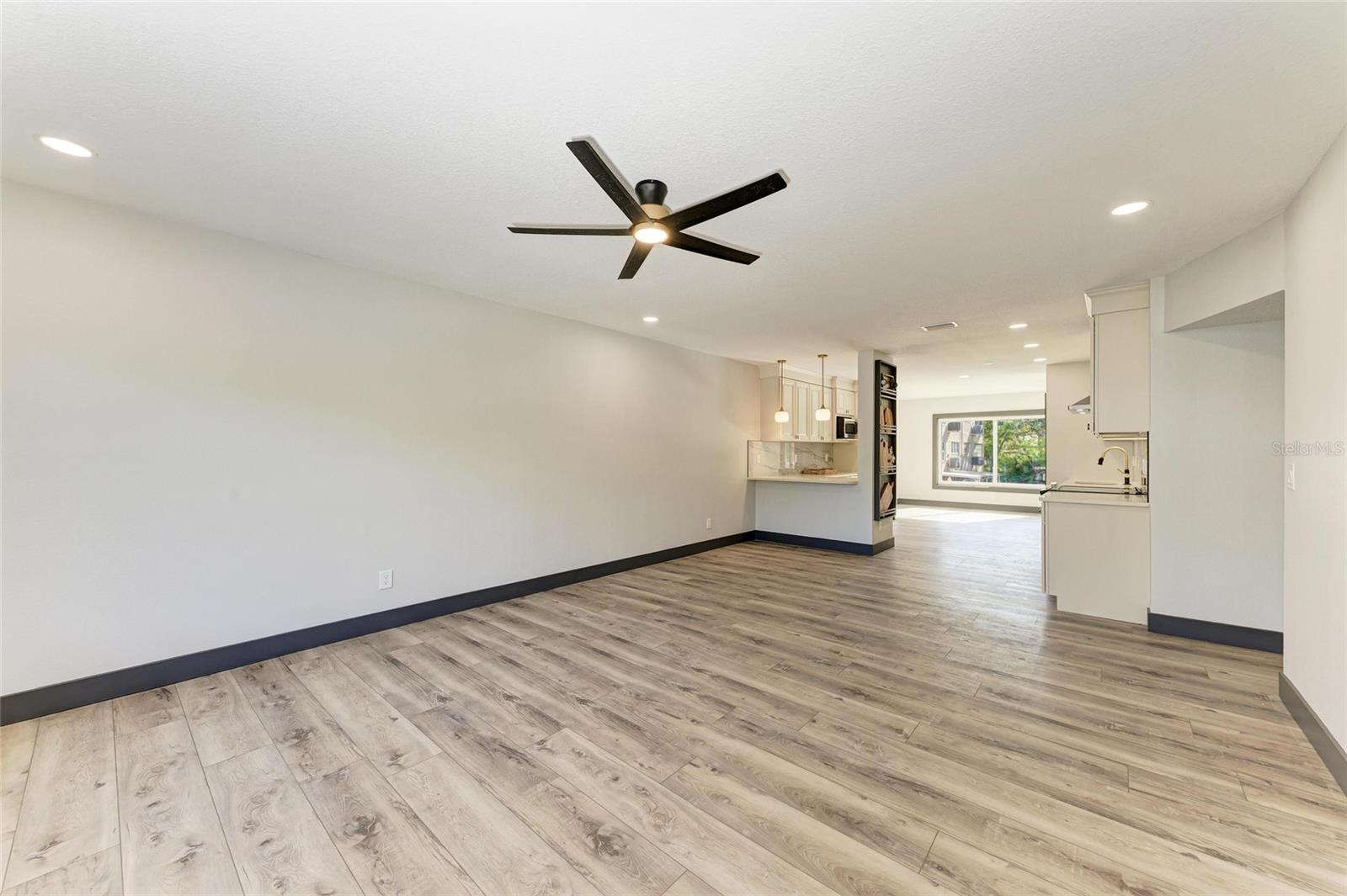 ON TOP OF THE WORLD - Residential