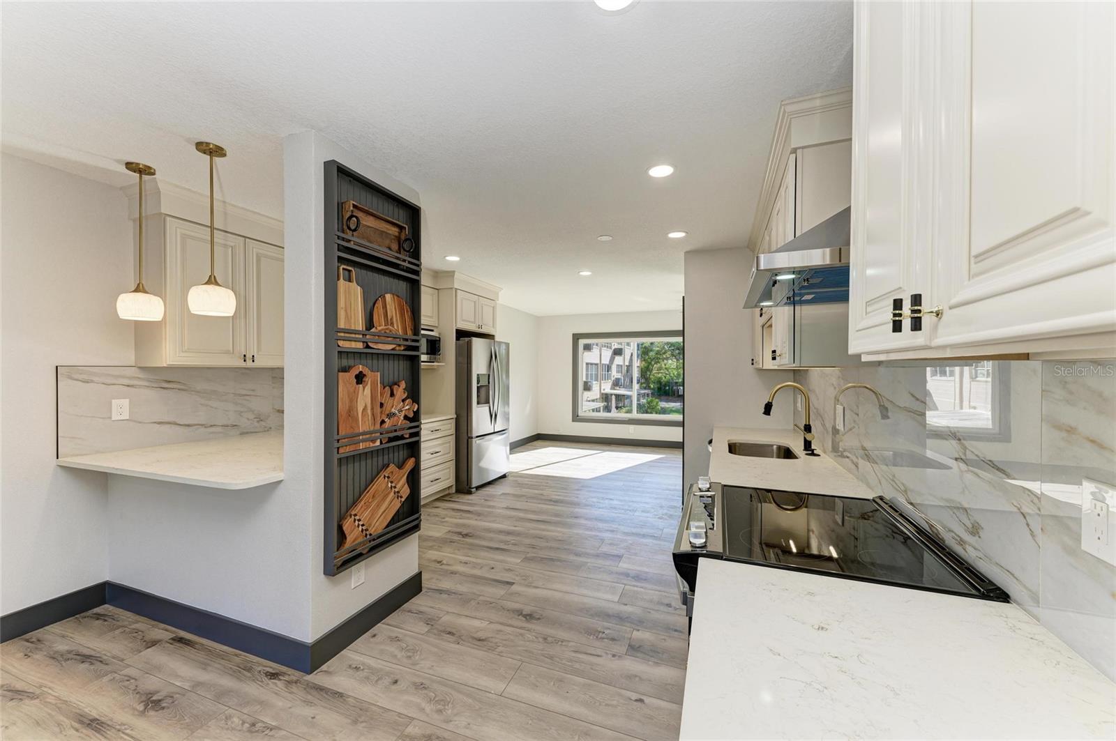 ON TOP OF THE WORLD - Residential