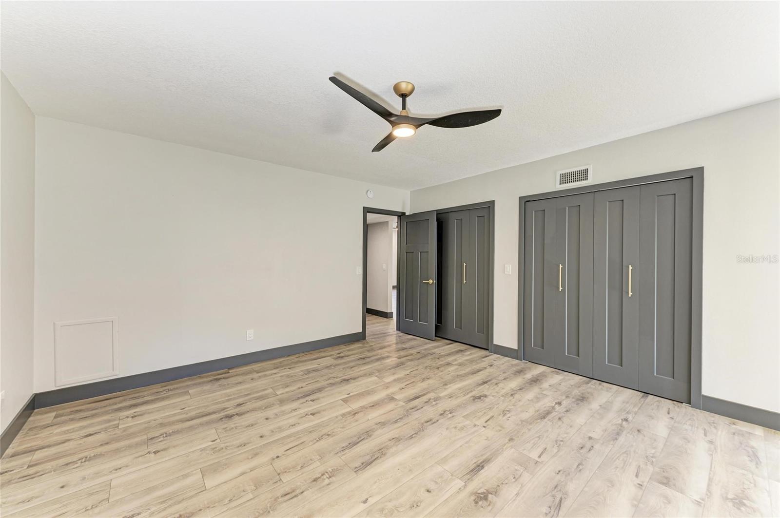 ON TOP OF THE WORLD - Residential