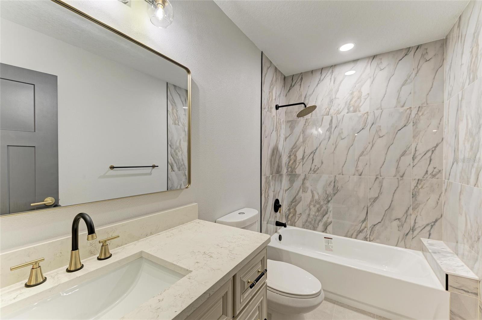 ON TOP OF THE WORLD - Residential