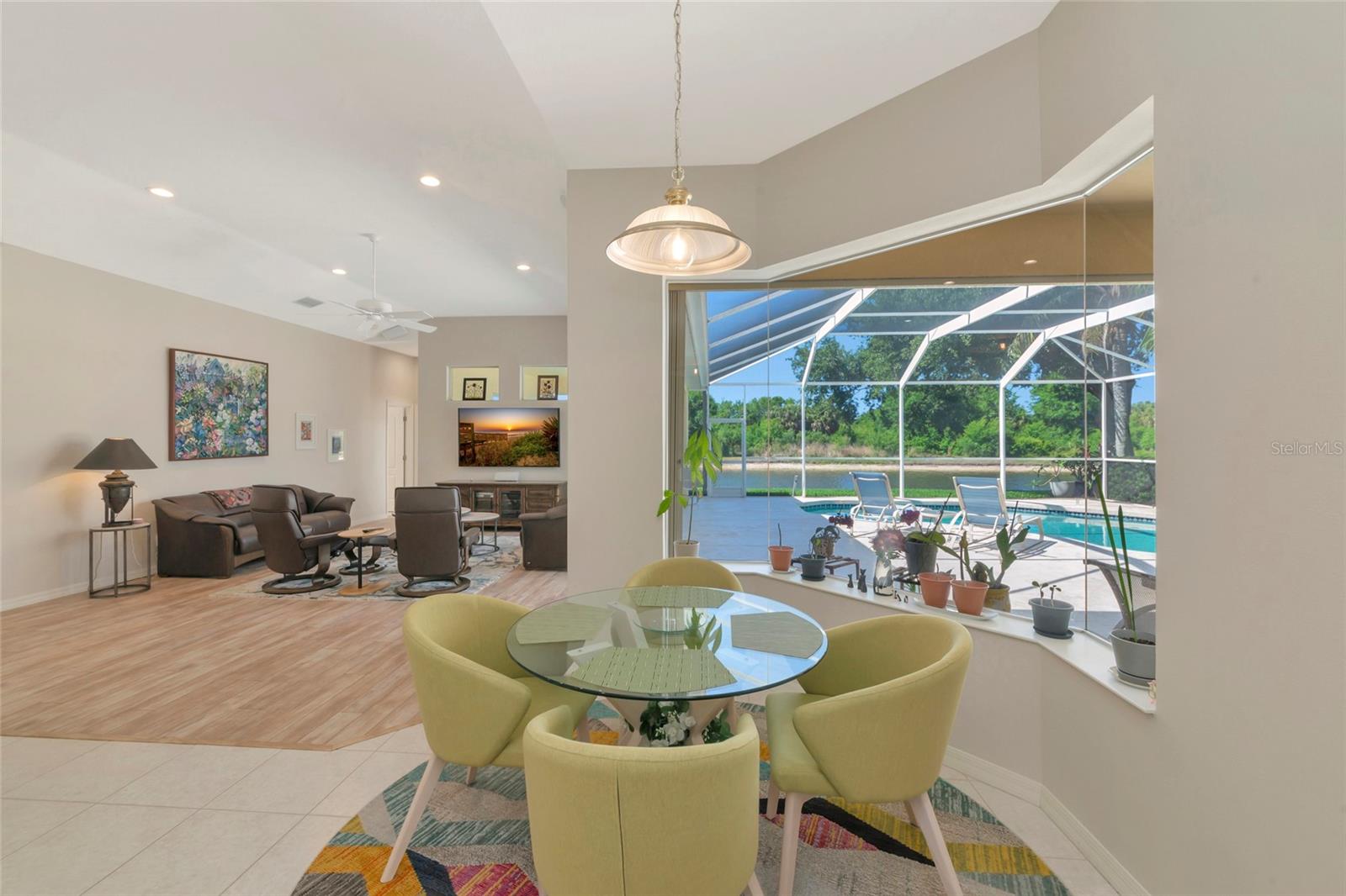 THE HAMPTONS - Residential