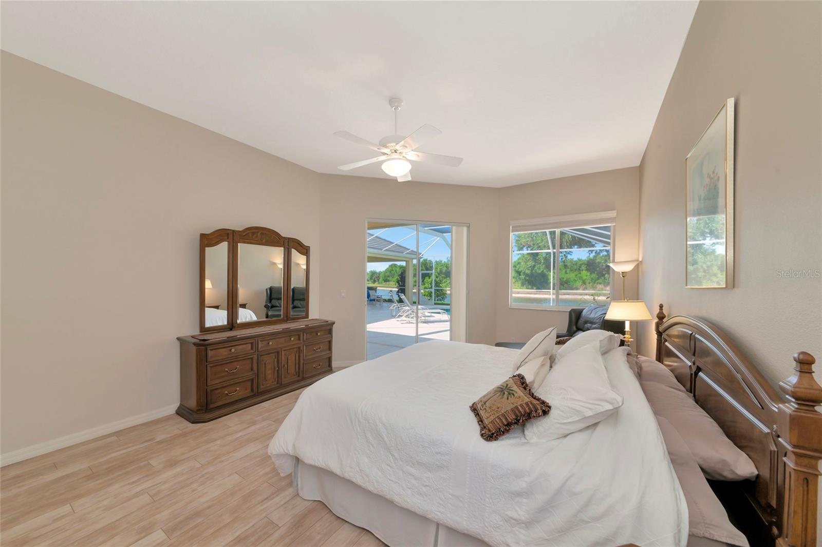 THE HAMPTONS - Residential