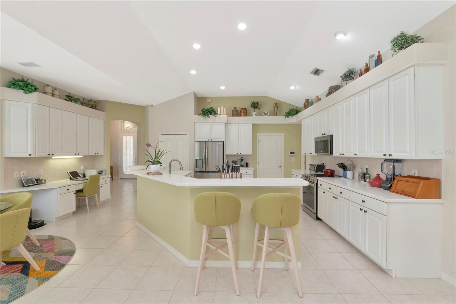 THE HAMPTONS - Residential