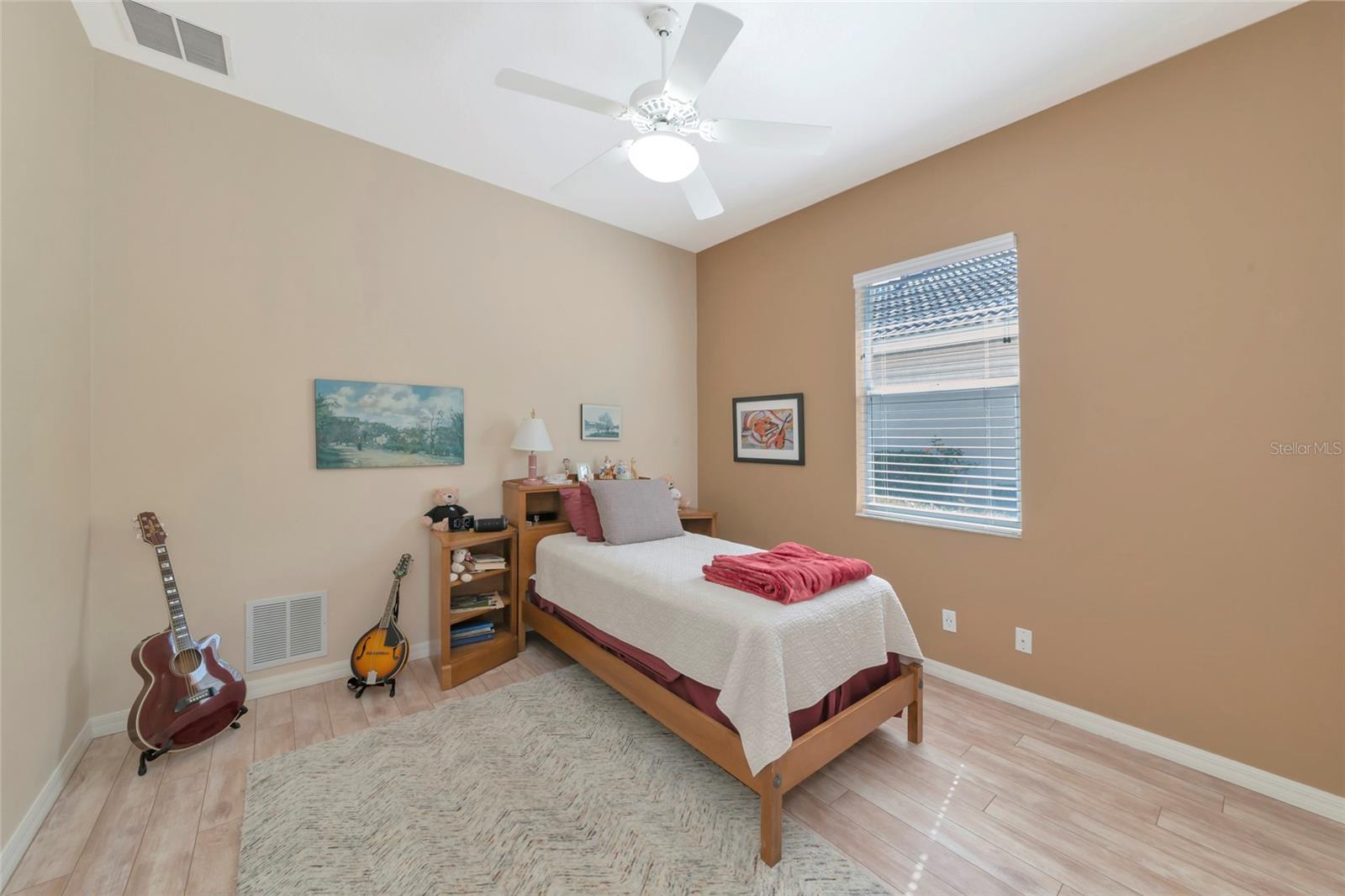 THE HAMPTONS - Residential