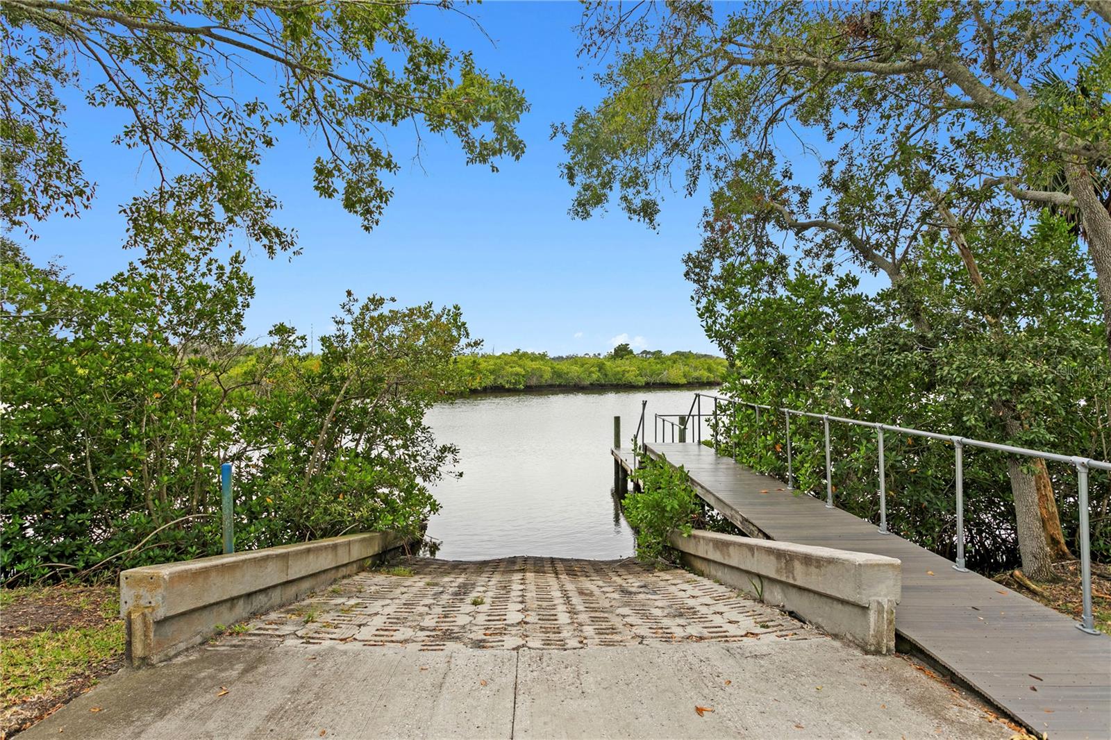 RIVER WATCH - Residential