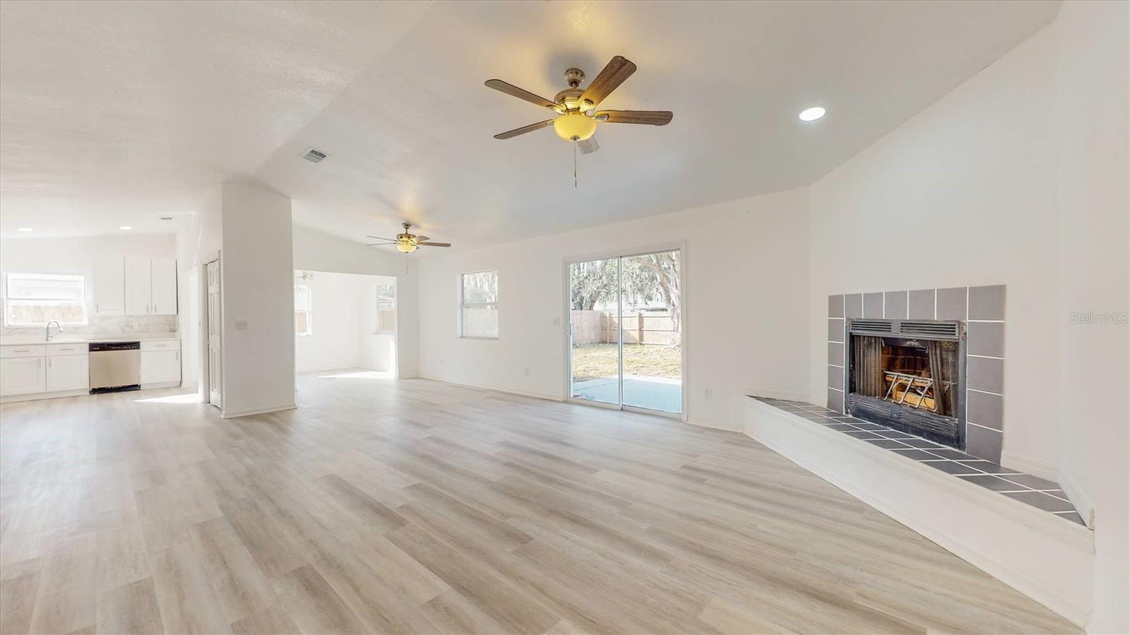 Florida Shores 01 - Residential