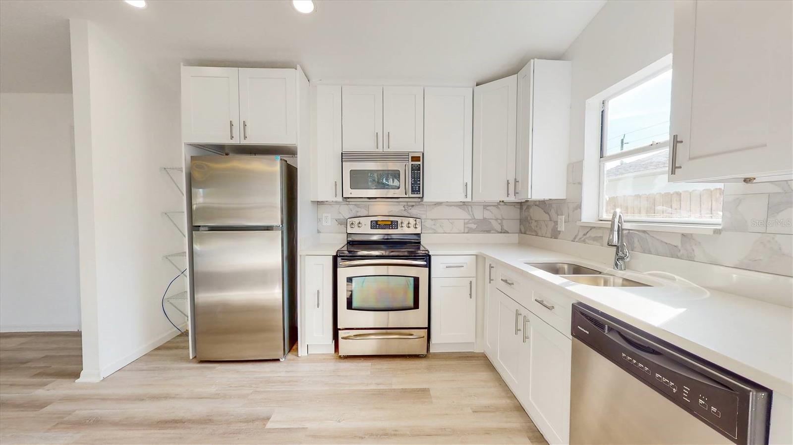 Florida Shores 01 - Residential