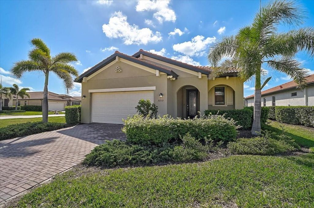 Photo of 10209 Fiddlewood Drive, Venice, FL 34293 (MLS # A4684516)